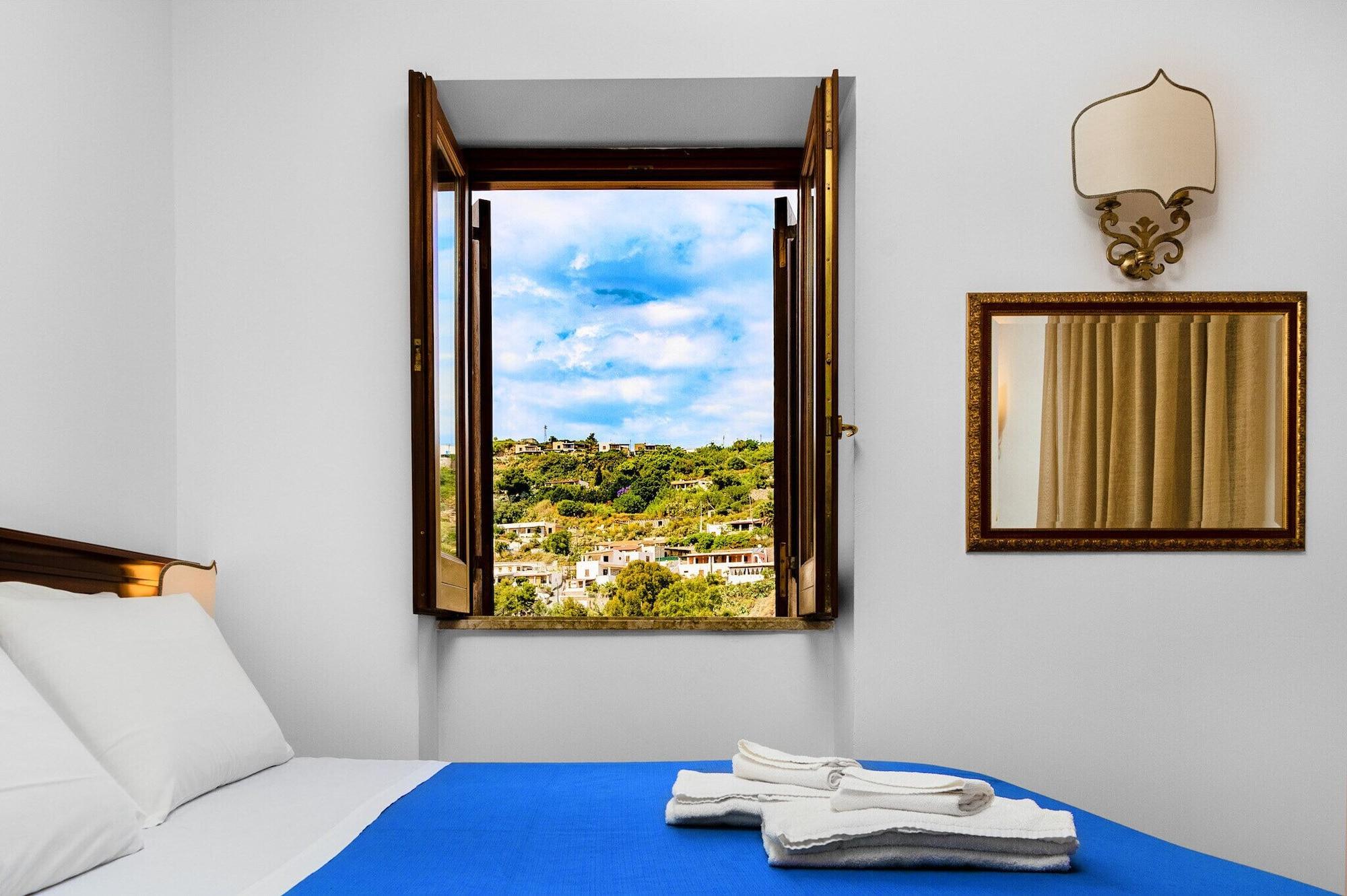 Hotel Villa Cute - Hvc Lipari  Buitenkant foto
