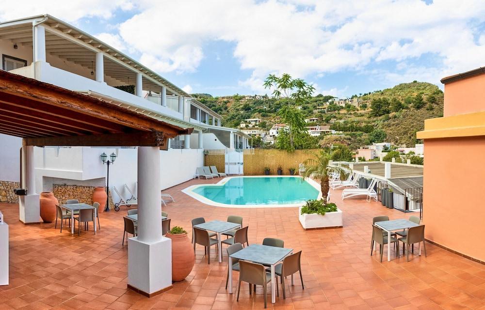 Hotel Villa Cute - Hvc Lipari  Buitenkant foto