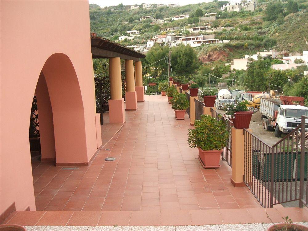 Hotel Villa Cute - Hvc Lipari  Buitenkant foto