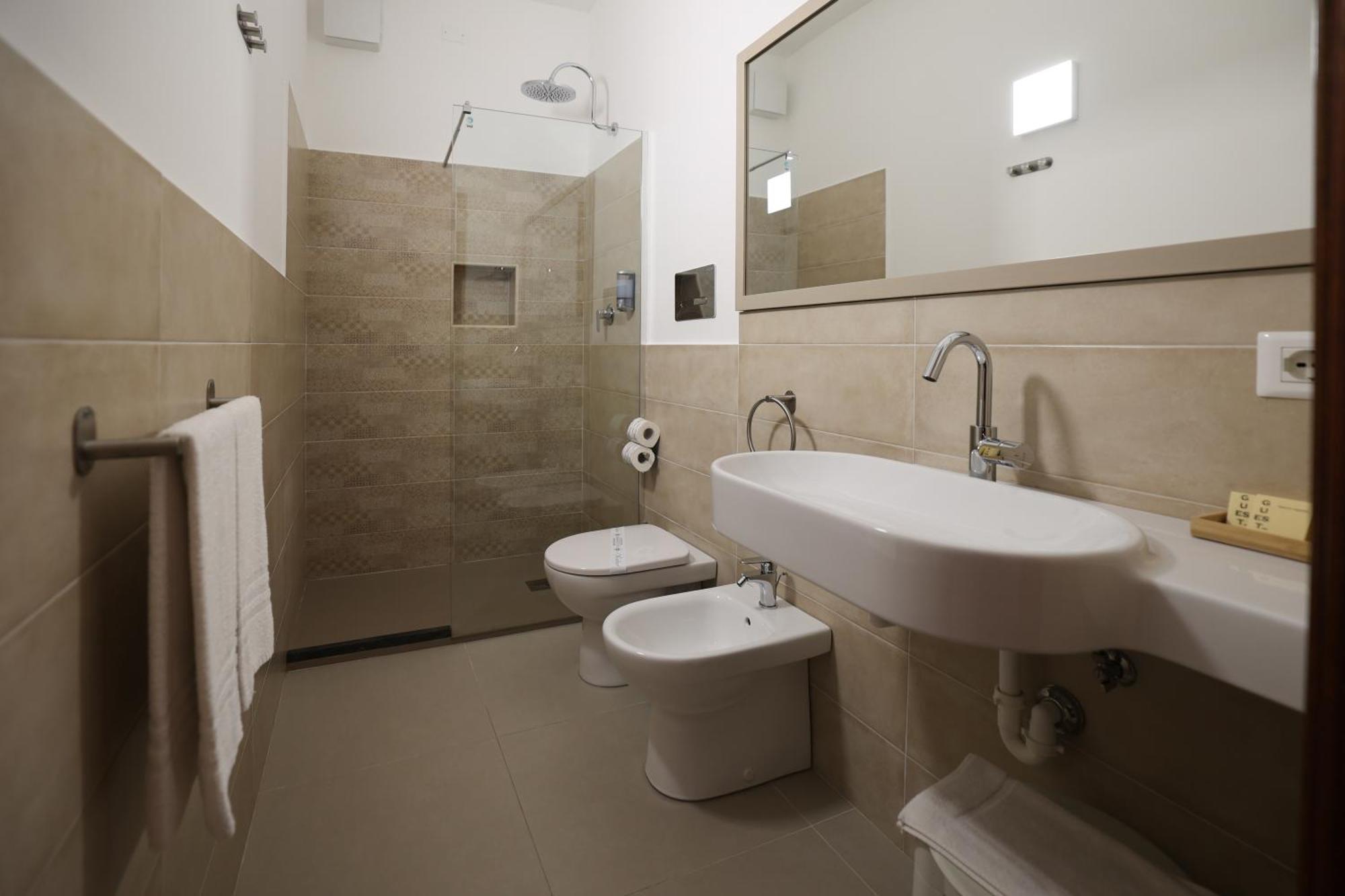 Hotel Villa Cute - Hvc Lipari  Buitenkant foto