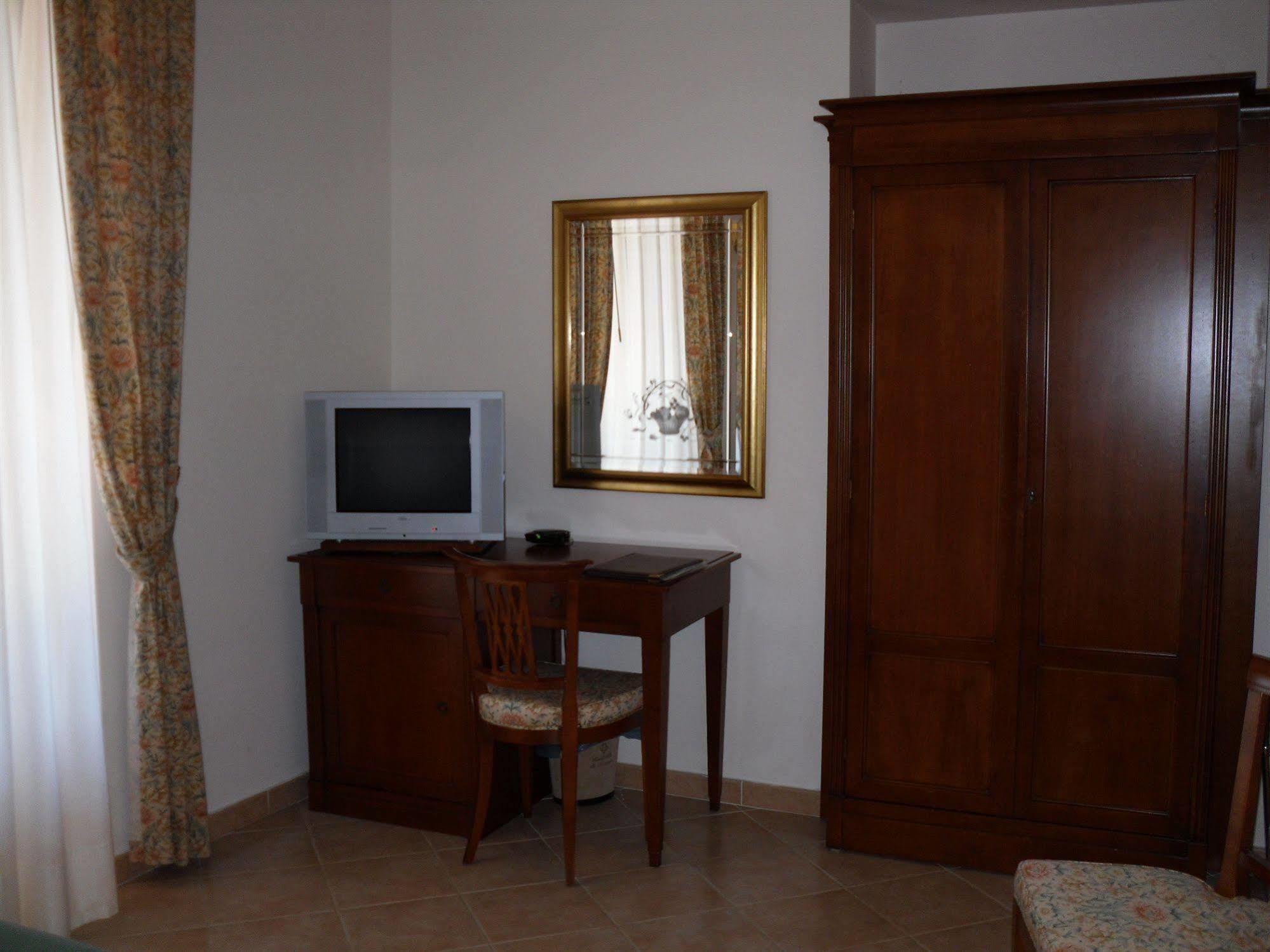 Hotel Villa Cute - Hvc Lipari  Buitenkant foto